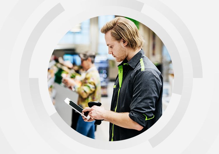 Managing technology cost and risk in retail